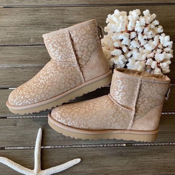 UGG Shoes - 🌴🔆UGG- CLASSIC MINI SNOW LEOPARD BOOTS🔆🌴